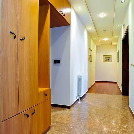 Apartment Domalu *