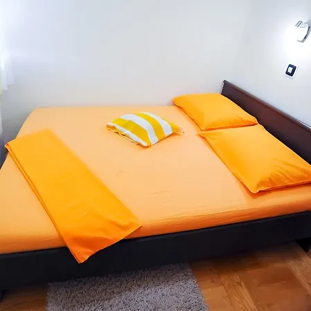 Apartment Domalu *