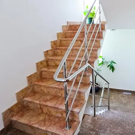 Domalu Задар