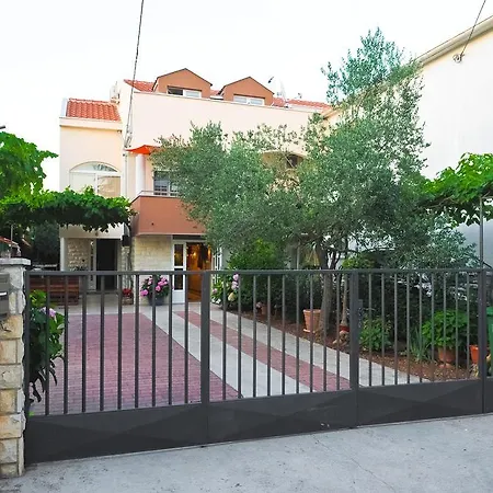 Apartment Domalu
