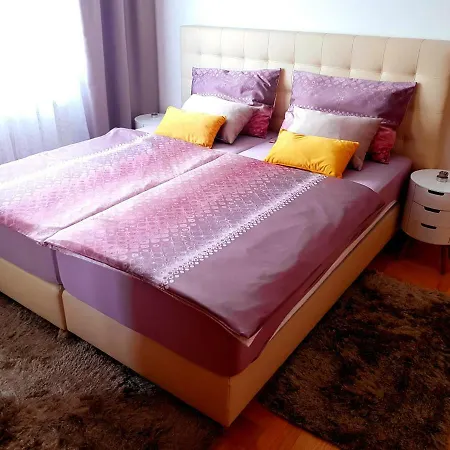 Domalu Apartment *